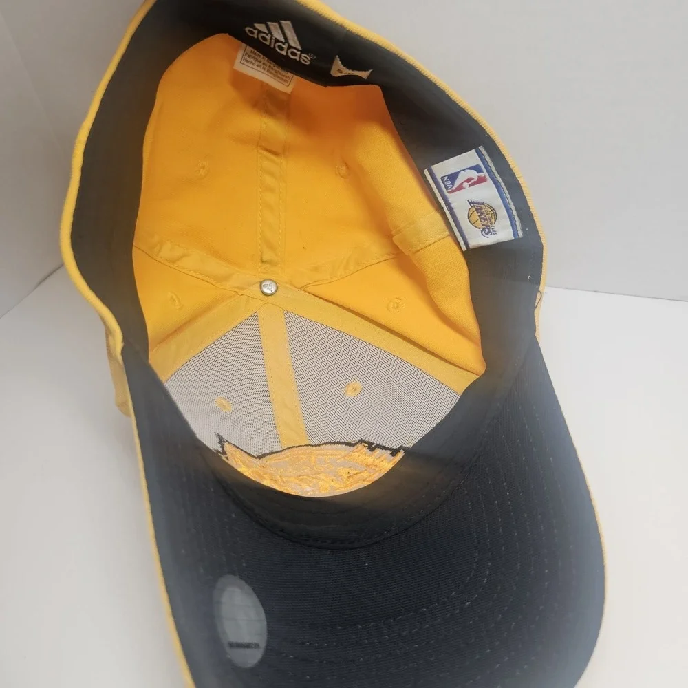 Adidas Los Angeles Lakers Hat S/M Fitted‎ Gold NBA Cap Embroidered Logo